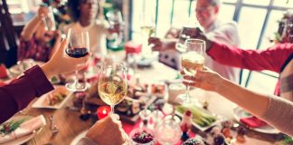 Natale, occhio a stuzzichini e apericene: i consigli del nutrizionista
