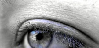 Ombre e filamenti alterano la vista di 8 italiani su 10, cosa sono e perché succede