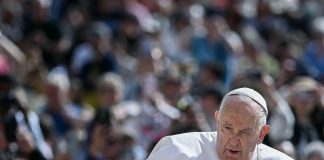 Papa Francesco compie 88 anni, auguri da tutto il mondo. Mattarella: “Sue parole punto fermo”