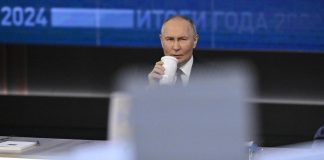 Putin e l’attacco di tosse in diretta: che cos’ha lo ‘zar’?