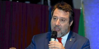 Salvini: “Sì a prostituzione legalizzata se si pagano tasse”