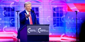 Trump alla Casa Bianca, il suo team vuole uscire da Oms dal primo giorno