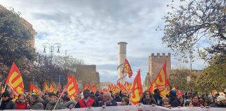Sciopero generale, corteo Usb a Roma: “Ci siamo ripresi le piazze, schiavi mai”