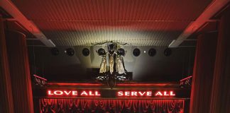 Football, negli Hard Rock Cafe di Firenze, Roma e Venezia la lunga notte del Super Bowl
