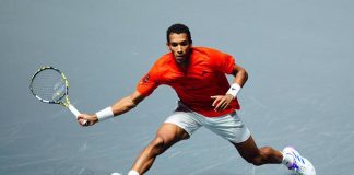 Troppo tifo agli Australian Open, Auger-Aliassime e Fokina cambiano campo – Video