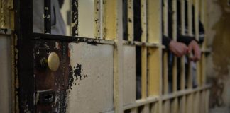 “Meglio in carcere che sole a casa”, la scelta delle donne anziane in Giappone