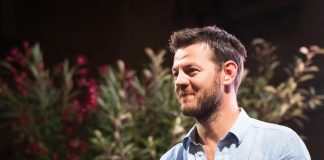 Oggi torna ‘Amici’, tra gli ospiti Cattelan e Alfa