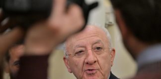 De Luca, Pd al lavoro per ricucire: la missione quasi impossibile dei pontieri dem