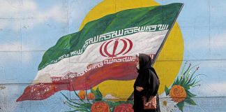 Iran indebolito si prepara a Trump: Teheran pronta a negoziare sul nucleare?