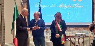 Consegnate le Medaglie d’Onore ai familiari di 44 deportati mantovani