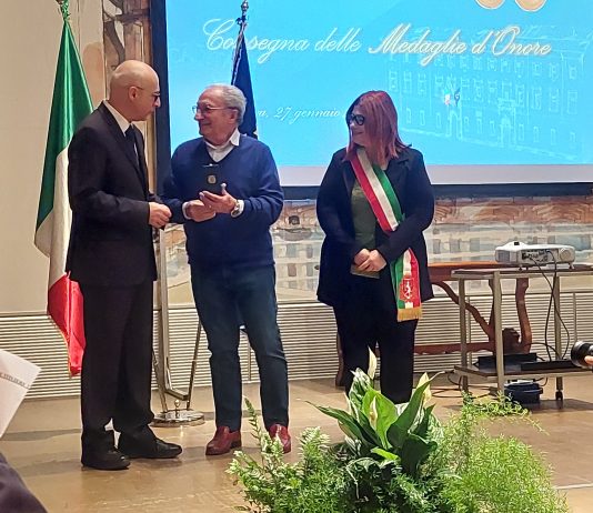 Consegnate le Medaglie d’Onore ai familiari di 44 deportati mantovani
