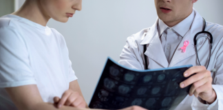 Social, per 2 oncologi italiani su 3 potente strumento di dialogo coi pazienti
