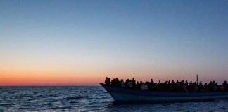 Migranti, nuovo naufragio: strazio della mamma che ha perso 3 figli