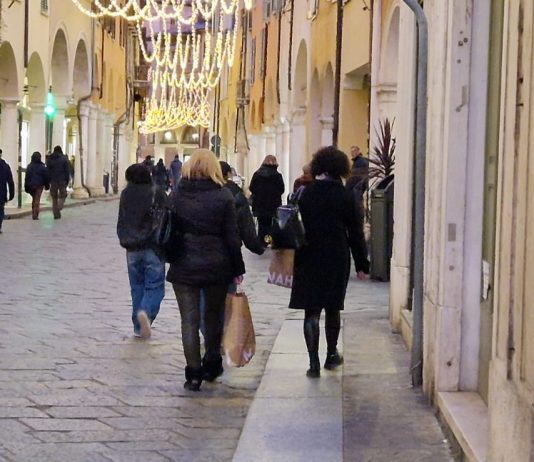 Commercio e turismo, Confesercenti Mantova: “Autunno difficile, pesano caldo, energia e consumi deboli”