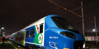 Fnm, il primo treno a idrogeno è arrivato nel deposito di Rovato (Bs)