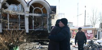 Ucraina, Russia: “Kiev colpisce supermercato Donetsk con lanciarazzi Himars”