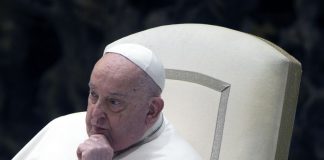 Per il Papa quadro complesso, degenza non sarà breve