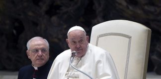 Il Papa in condizioni critiche ma stazionarie