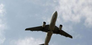Allarme bomba sul volo New York-Nuova Delhi, atterraggio d’emergenza a Roma