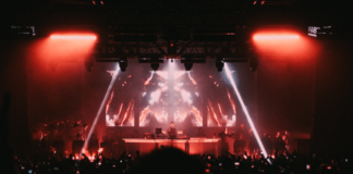 Techno, laser e violini: ecco la sinfonia del caos di Asco