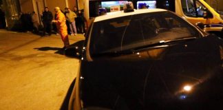 Uccide la moglie a coltellate, poi tenta il suicidio: femminicidio nel torinese