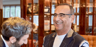 Sanremo 2025, Filippo Ricci: “Carlo Conti conduttore elegante e parte proattiva per la ricerca dei suoi outfit”