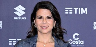 Sanremo 2025, Geppi Cucciari: “Un bacio alla Meloni? Lo mando col braccio di Elodie”