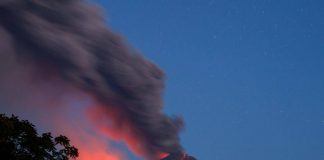 Etna, eruzione oggi in corso: colata lavica attiva
