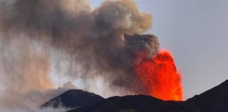 Etna, nuova colata lavica. Ingv: “Modesta attività esplosiva”