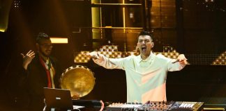 Sanremo 2025, Gabry Ponte apre la finale con la techno-tarantella