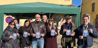 Sostegno alle forze dell’ordine, centinaia di firme ai gazebo della Lega