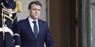 Ucraina, Macron parla con Trump e Zelensky: “Servono garanzie sicurezza forti e credibili”