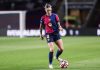 Tocca un’avversaria nelle parti intime: bufera su calciatrice del Barcellona