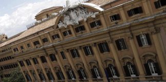 Titoli Stato, Btp Più chiude con raccolta totale di 14,9 miliardi: ritocco dei tassi