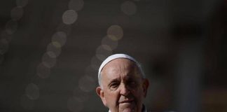 Papa ricoverato sente il parroco di Gaza: “Stanco, ma con voce chiara”