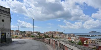 Campi Flegrei, nuovo forte terremoto: serie di scosse, scuole chiuse a Pozzuoli