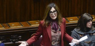 Santanchè, mozione di sfiducia in Aula. “Riflessione su dimissioni ma da sola”