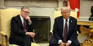 Ucraina, Trump: “Putin manterrà la parola. Zelensky dittatore? Non credo di averlo detto”