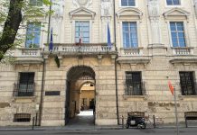 Maltrattamenti al nido: pene più severe, risarcimenti da 80mila euro