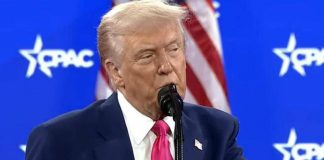 Trump, l’attacco a Biden con parolaccia