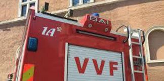 Rimini, incendio in palazzina: 2 morti e decine di persone evacuate