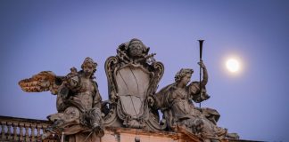 Consulta “Anche i single possono adottare minori stranieri”