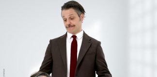 Angelo Pisani domani torna al Teatro Sociale di Mantova con “Habemus Papà”