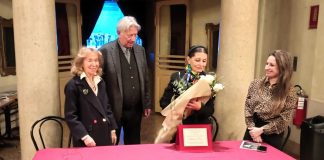 Mantova, tributo a un’icona: Liliana Cosi premiata al Teatro Sociale