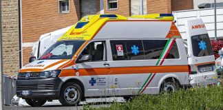 Ragusa, bimbo di un anno e mezzo si rovescia addosso acqua bollente: è gravissimo