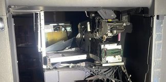 Fanno saltare il bancomat con l’esplosivo ma sono costretti a fuggire a mani vuote