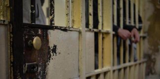 Costa d’Avorio, ingegnere italiano da quasi 3 anni in carcere lager: il legale scrive al governo