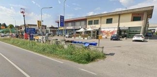 Rapina col machete in sala giochi a Casaloldo: colpo da 4.500 euro