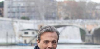 Piero Chiambretti naviga su Rai3: da lunedì ‘Finché la barca va’