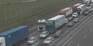 Rilevato un difetto nella pavimentazione autostradale: lunghe code in A4